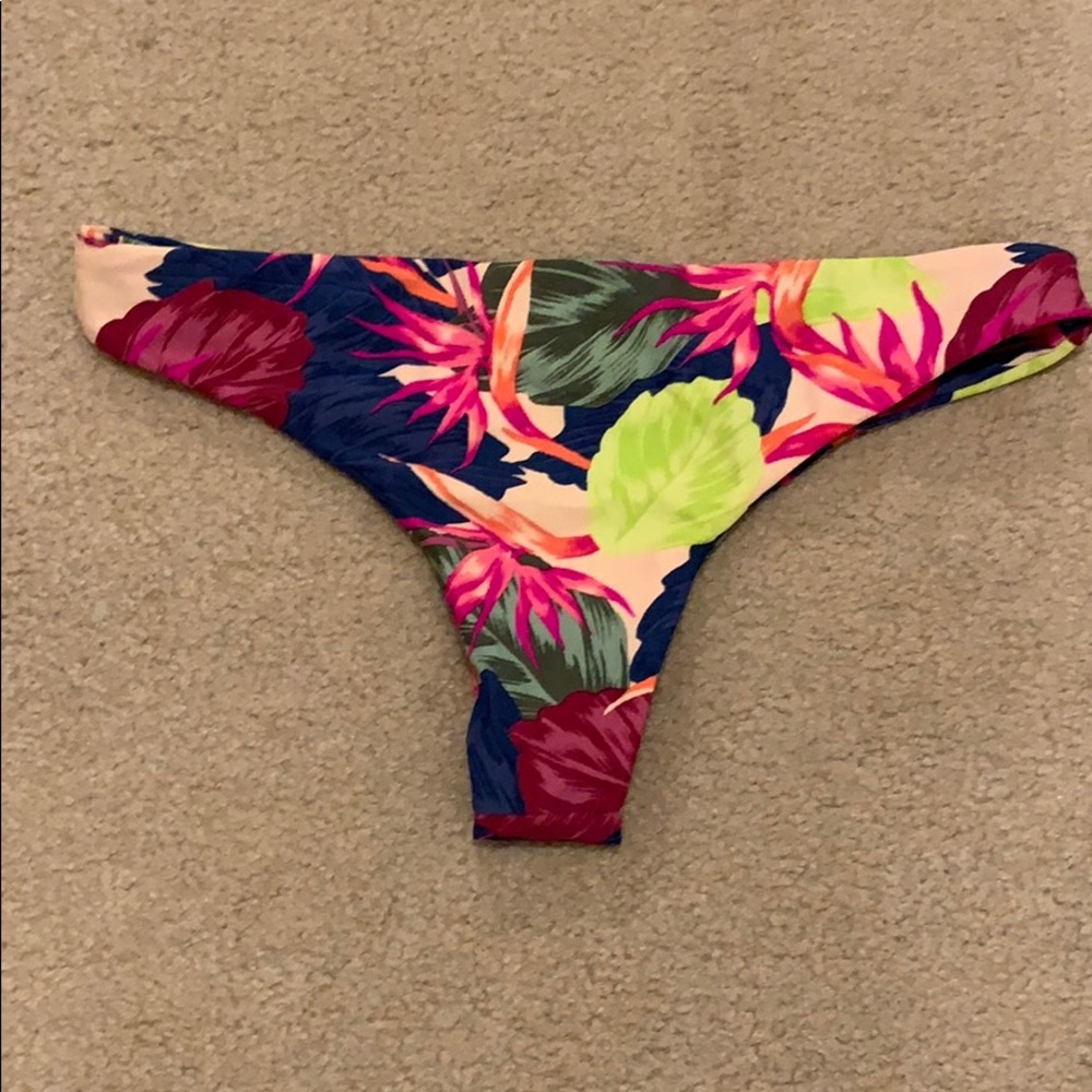 Tori Praver very cheeky swim bottoms, S - Picture 4 of 4